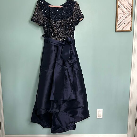 R&M Richards Women's Size Short Sleeve Sequin-Embellished High-Low Gown - Picture 4 of 12